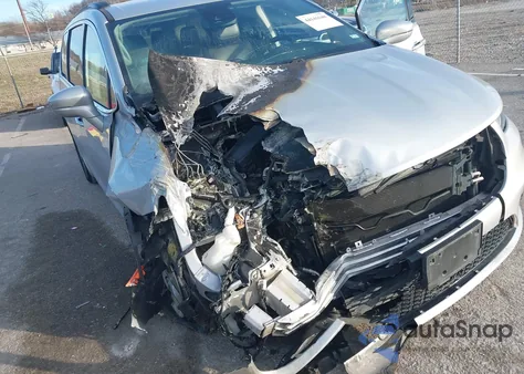 2022 Chrysler Pacifica Touring L z USA, uszkodzony, nr VIN 2C4RC1BG5NR157339